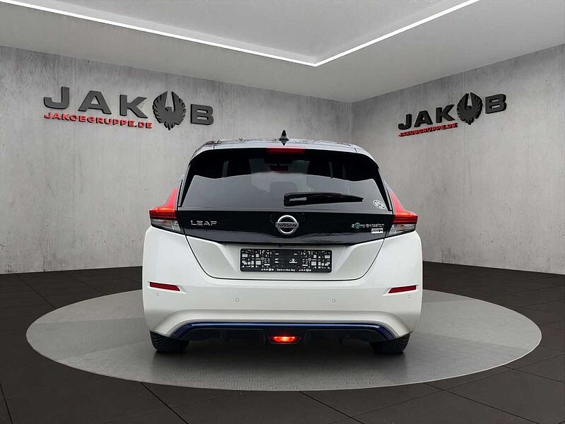 Nissan Leaf Tekna 39kWh Batterie +NAVI+KAMERA 110 kW. ..