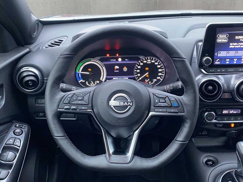 Nissan Juke N-Connecta Hybrid 1.6 105 kW (143 PS), A. ..